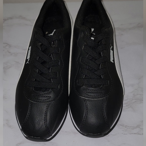Puma Kids shoes - Picture 1 of 6
